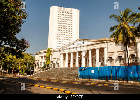 Verrouiller la route vide de la Mairie et de la Reserve Bank of India ; mumbai ; maharashtra ; Inde ; Asie Banque D'Images