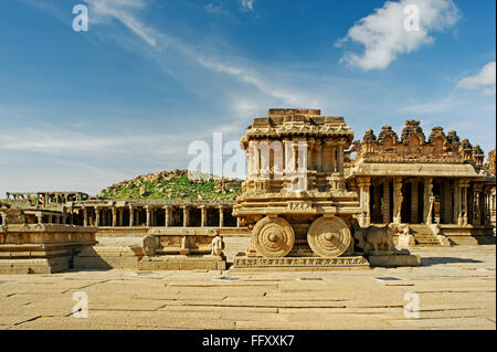 Char à l'intérieur de Shri Vijaya Vitthala temple , 15e siècle , Hampi Vijayanagar, Dist Bellary , Karnataka Banque D'Images