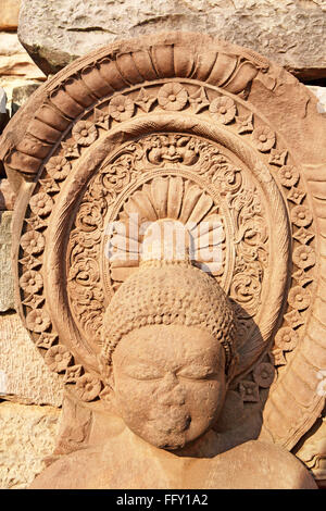 Vue rapprochée du Bouddha de Temple 31 , Sanchi près de Bhopal, Madhya Pradesh, Inde Banque D'Images