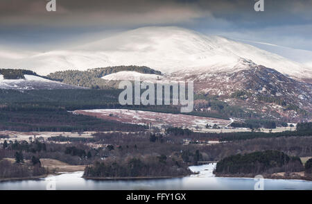 Un Sguabach & Loch Insh dans Strathspey, Ecosse. Banque D'Images