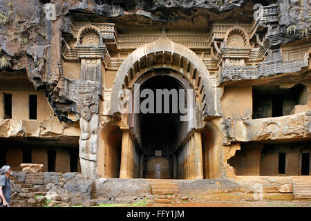 Entrée des grottes de Bhaja au 2ème siècle avant J.-C. . , , Maharashtra , Inde Banque D'Images