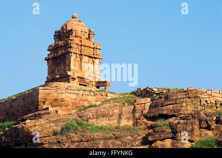 Shivalaya inférieur en Amérique du temple fort à Badami , Karnataka , Inde Banque D'Images