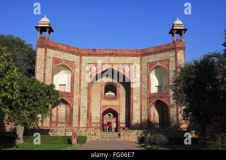 Porte ouest de Tombe de Humayun construit en 1570 , Delhi, Inde Site du patrimoine mondial de l'UNESCO Banque D'Images