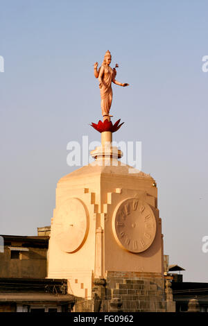 Déesse Lakshmi statue tour de l'horloge hors d'utilisation Lakshmi bâtiment à Phiroze Shah Mehta road , Bombay Mumbai , Maharashtra Banque D'Images