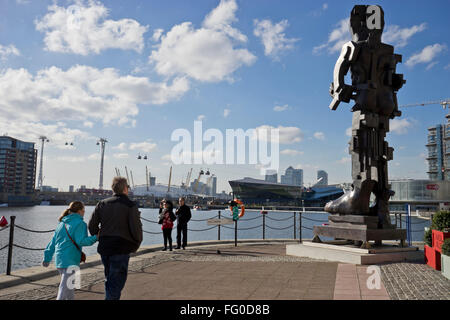 Les visiteurs de la marina Excel dans l'Est de Londres, UK Banque D'Images