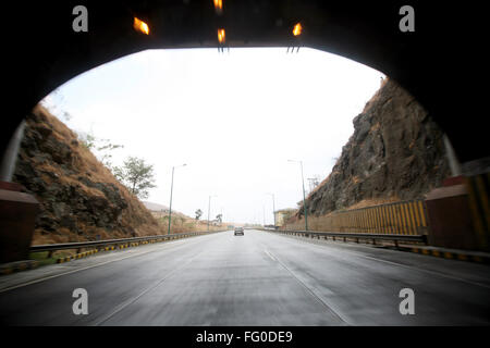Tunnel sur Mumbai Pune Maharashtra , autoroute , Inde Banque D'Images