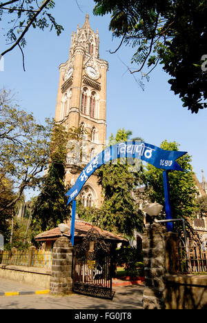 Tour Rajabai clock tower avec conseil d'université de Mumbai , Maharashtra Bombay Mumbai , Inde , UNESCO World Heritage Banque D'Images