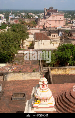 Vue aérienne de structures et de vaste zone de Thanjavur Thanjavur , palais , Tamil Nadu , Inde Banque D'Images