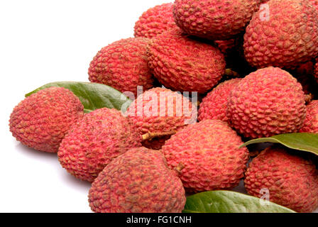 Litchi Litchi fruit sur fond blanc Banque D'Images