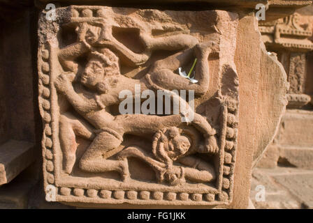 Statues sculptées dans la 10e 11e siècle Mukteshwar temple dédié à Dieu Shiva , Bhubaneswar Orissa , , Inde Banque D'Images