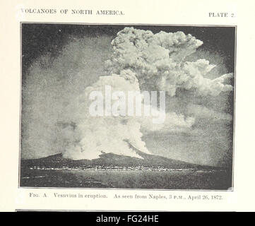Ce livre vintage propose une étude détaillée des volcans à travers l’Amérique du Nord, en se concentrant sur l’activité géologique, les histoires d’éruptions et l’emplacement de sites volcaniques importants à travers le continent. Banque D'Images