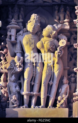 Lakshmi narayana sur mur de temple jagadambi Khajuraho Madhya Pradesh, Inde Banque D'Images