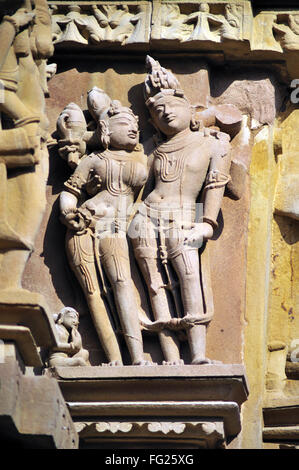 Lakshmi narayana sur mur de temple chitragupta Khajuraho Madhya Pradesh, Inde Banque D'Images