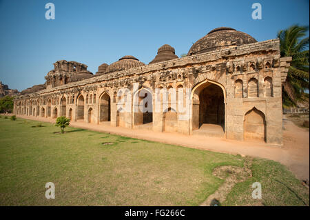 Elephant d'équitation ; ; ; Inde Karnataka Hampi Banque D'Images