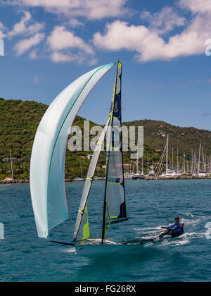 Les espoirs olympiques britannique Alec Anderson et Laurent Rosaz Chris train près de Road Town, Tortola, British Virgin Islands. Banque D'Images