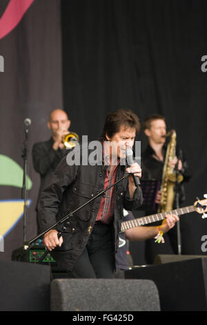 Shakin' Stevens effectuant au festival de Glastonbury 2008, Somerset, Angleterre, Royaume-Uni. Banque D'Images