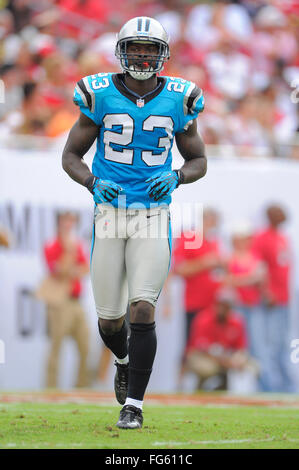 Tamap, Florida, USA. Sep 9, 2012. Sécurité gratuit Carolina Panthers Sherrod Martin (23) au cours de la jeu Panthers contre les Tampa Bay Buccaneers chez Raymond James Stadium le 9 septembre 2012 à Tampa, en Floride. ZUMA Press/Scott A. Miller © Scott A. Miller/ZUMA/Alamy Fil Live News Banque D'Images