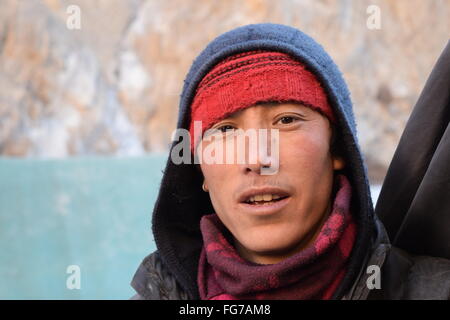 Portrait d'un garçon ladakhis pendant chadar trek Banque D'Images