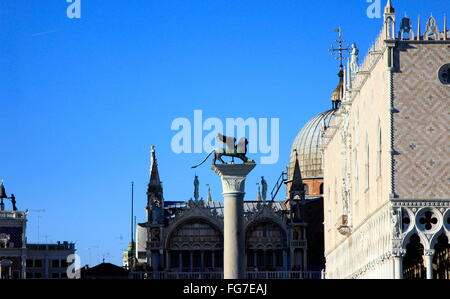 Géographie / voyages, Italie, Vénétie, Venise, palais des Doges, colonne avec Lion de Saint Marc, Additional-Rights Clearance-Info-Not-Available- Banque D'Images