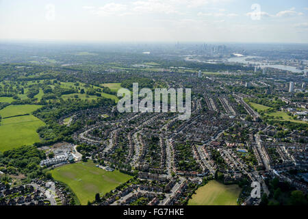 Une vue aérienne des zones de Woolwich et Shooters Hill, dans le sud de Londres Banque D'Images