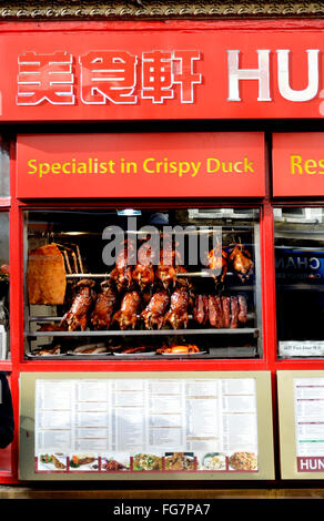 Londres, Angleterre, Royaume-Uni. Croustillant de canard dans un restaurant de Chinatown Banque D'Images