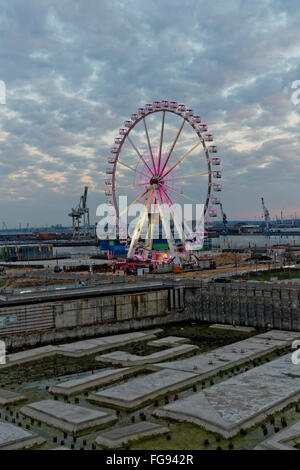 Géographie / voyage, Allemagne, Hambourg, HafenCity, Grasbrookpark, grande roue, Unilever construire, Tour, Additional-Rights Marco-Polo--Clearance-Info-Not-Available Banque D'Images