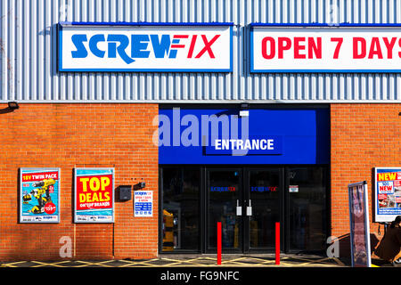 Fixation par vis Screwfix accessoires d'outils commerciaux Outils et matériels produits Industrial Estate Louth Lincolnshire UK Angleterre GO Banque D'Images