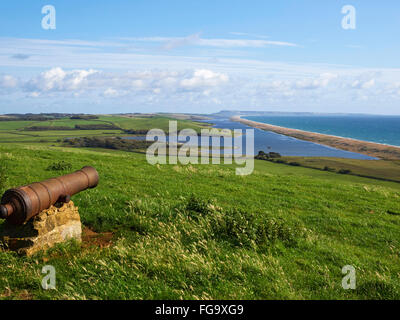 Plage de Chesil Dorset flotte Abbotsbury lagon et l'Île de Portland sur la côte jurassique classée au Patrimoine Mondial Banque D'Images