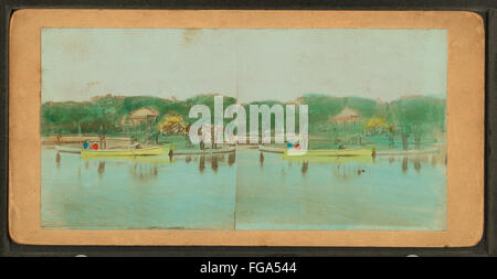 Image stéréoscopique colorisée montrant deux personnes dans un bateau sur un étang. Issu de la collection Robert N. Dennis, il capture un moment serein sur l’eau. Banque D'Images