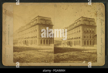 Une photographie du Pacific Railroad General Office à équipé Louis, Missouri, capturée par Union View Co. L'image met en valeur l'immeuble de bureaux et l'environnement urbain environnant. Banque D'Images
