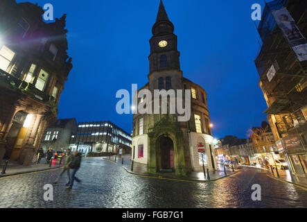 4 février 2016, Stirling. L'Athenaeum, et William Wallace statue sur l'entrée, dans la rue King, Stirling, Écosse, Royaume-Uni. Banque D'Images