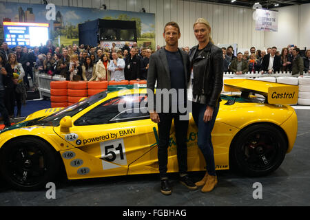 Londres, Angleterre, Royaume-Uni : 16th Jun 2016 : Jenson Button et Jodie Kidd Photoshoot à la London Classic Car Show Preview soirée à l'Excel de Londres. Credit : Voir Li/Alamy Live News Banque D'Images