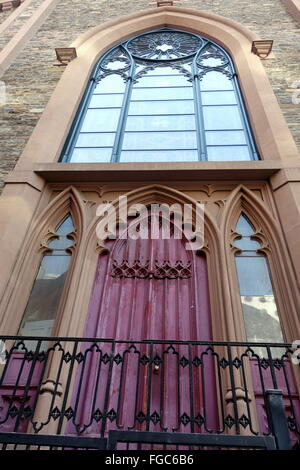 Détails de l'architecture de la Basilique de Saint Patrick's Old Cathedral sur Mulberry Street, NYC, New York Banque D'Images