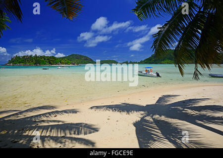 La baie idyllique à Port Launay, l'île de Mahé, de l'Océan Indien, les Seychelles Banque D'Images