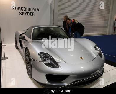 ExCel London,UK,18 Février 2016 Porsche 918 Spyder,à la London Classic Car Show preview soirée au crédit Excel : Keith Larby/Alamy Live News Banque D'Images