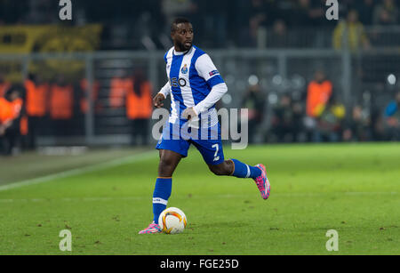 Dortmund, Allemagne. 16Th Jun 2016. Le Porto Silvestre Varela en action au cours de l'UEFA Europa League entre le Borussia Dortmund et le FC Porto au Signal Iduna Park de Dortmund, Allemagne, 18 février 2016. Photo : Guido Kirchner/dpa/Alamy Live News Banque D'Images