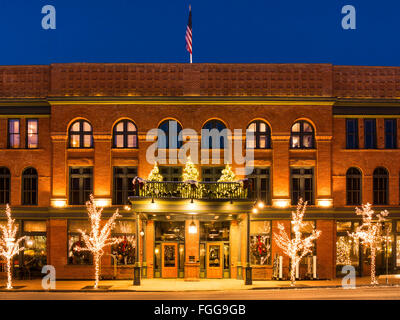 L'hôtel Jerome, au crépuscule, en hiver, Aspen, Colorado. Banque D'Images