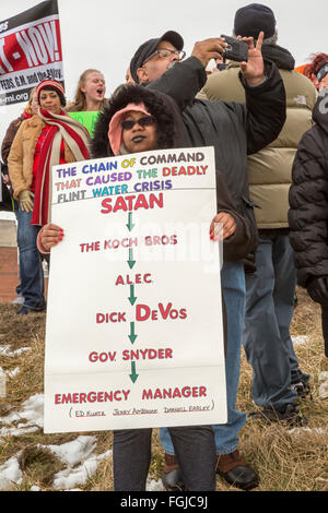 Flint, Michigan USA - 19 février 2016 - Les résidents ont marché sur le silex de la demande de traitement de l'eau pour la reconstruction de l'infrastructure des eaux. Crédit : Jim West/Alamy Live News Banque D'Images