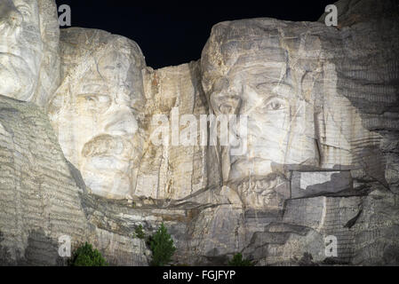 Le mont Rushmore de nuit avec Jefferson, Lincoln, Roosevelt et visible Banque D'Images