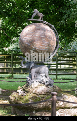 Mémorial à John Aspinall fondateur de Howletts et Port Lympne wild animal parks Banque D'Images