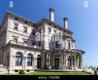 Les disjoncteurs, agencement de l'hôtel particulier de Cornelius Vanderbilt et chef parmi les manoirs de Newport de Newport, RI, USA. Banque D'Images