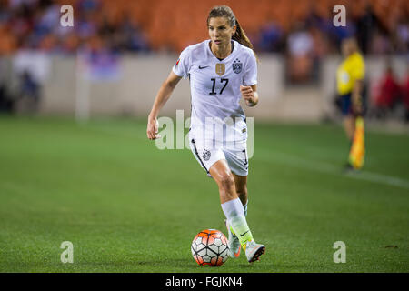 Houston, Texas, USA. 19 Février, 2016. 19 février 2016 : United States terrain Tobin Heath (17) contrôle le ballon pendant une demi-finale de qualification olympique de la CONCACAF match de football entre la France et Trinité-et-Tobago au stade BBVA Compass à Houston, TX. USA a gagné 5-0 et obtenu une place dans les Jeux Olympiques d'été.Trask Smith/CSM Crédit : Cal Sport Media/Alamy Live News Banque D'Images