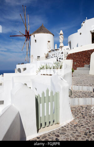 Santorin - l'ailse et moulin d'Oia. Banque D'Images