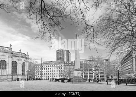 Colmore Row en monochrome, Birmingham, Angleterre, RU Banque D'Images