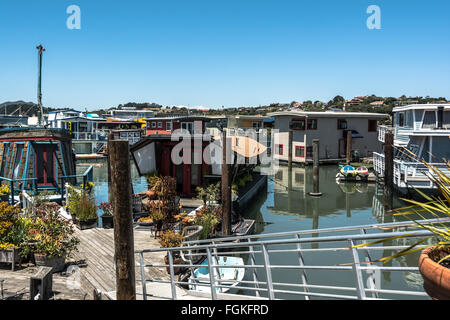 Sausalito, Californie, USA - 8 juin 2015 - péniches à Sausalito Banque D'Images