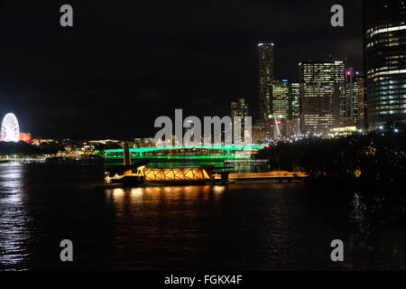 À la recherche en amont du pont de bonne volonté au pont Victoria, Brisbane Banque D'Images