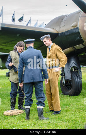 RAF de reconstitution historique restauré avec des bombardiers Bristol Blenheim MkI au Goodwood Revival 2015 Banque D'Images