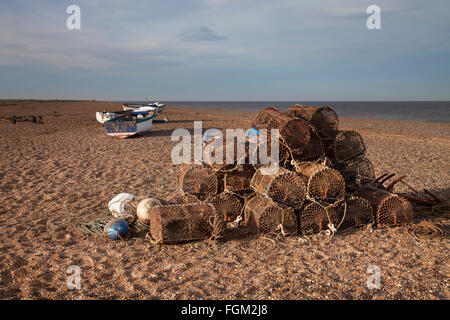 Bateaux à voile au repos sur la côte nord du comté de Norfolk Banque D'Images