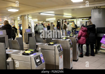 Les obstacles à un ticket de métro de Londres Banque D'Images