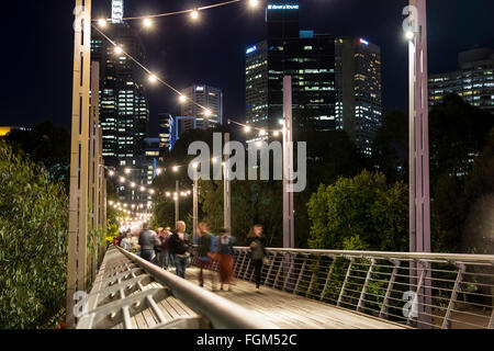 Melbourne, Australie, 20 février 2016 : Une foule nombreuse a assisté à la 4e Nuit Blanche festival à Melbourne, Australie. Banque D'Images